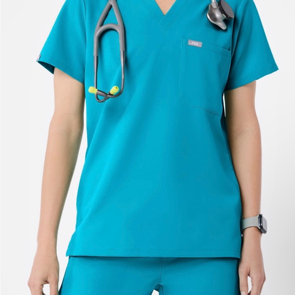 Figs scrub top